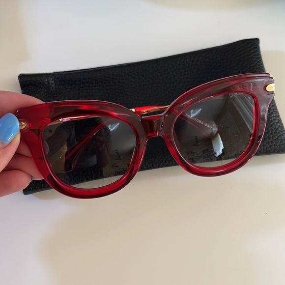 Sonix red sunglasses with gold details - Picture 3 of 4